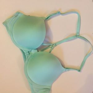 NWOT Victoria’s Secret racer back bra.